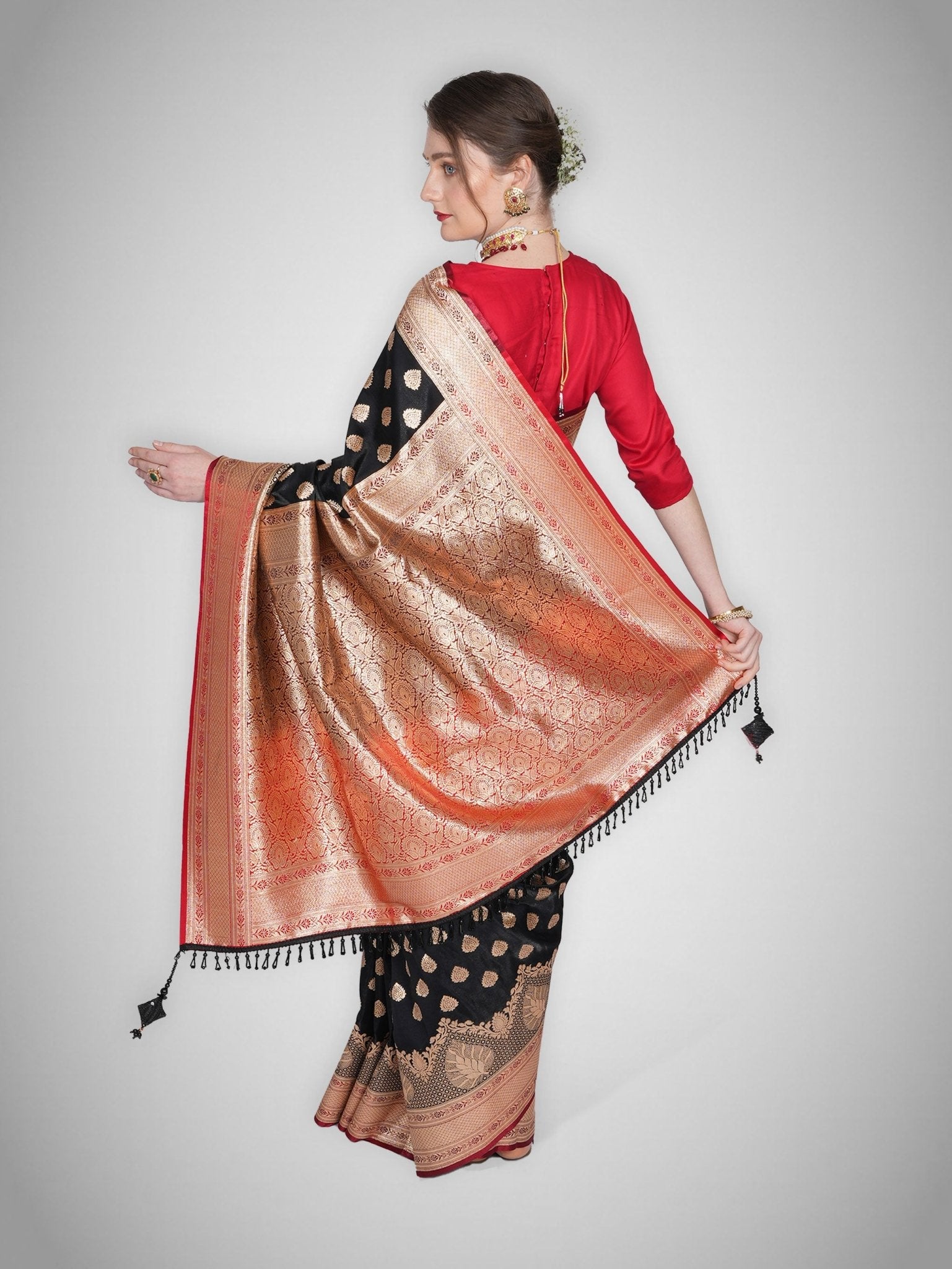 Siyahnoor – Midnight Black Saree - ZahratSaree