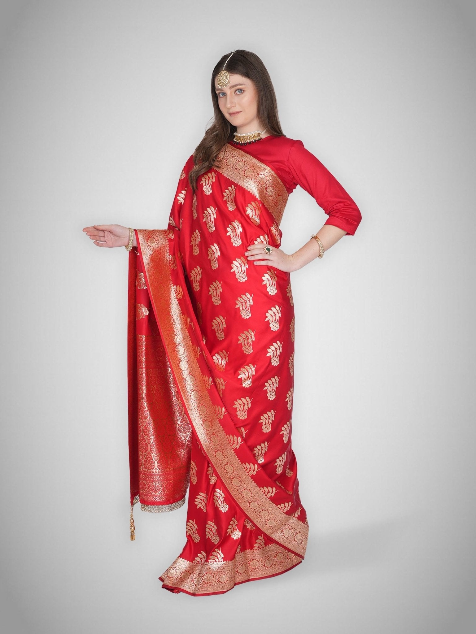 Surkhzaar – Crimson Kataan Banarasi Saree with Gold Zari - ZahratSaree