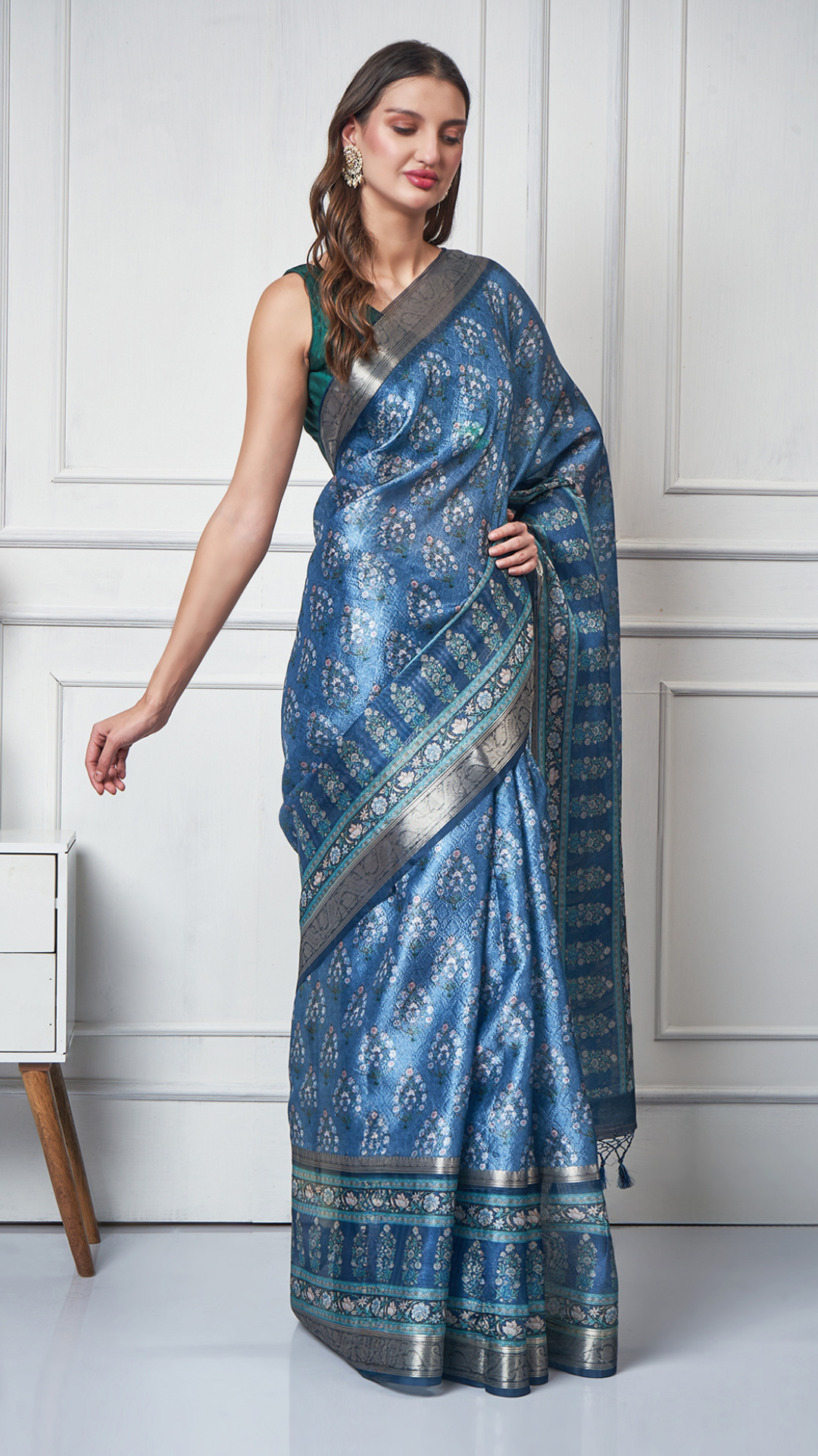 Ameera – Azure Flora Printed Saree by Zahrat
