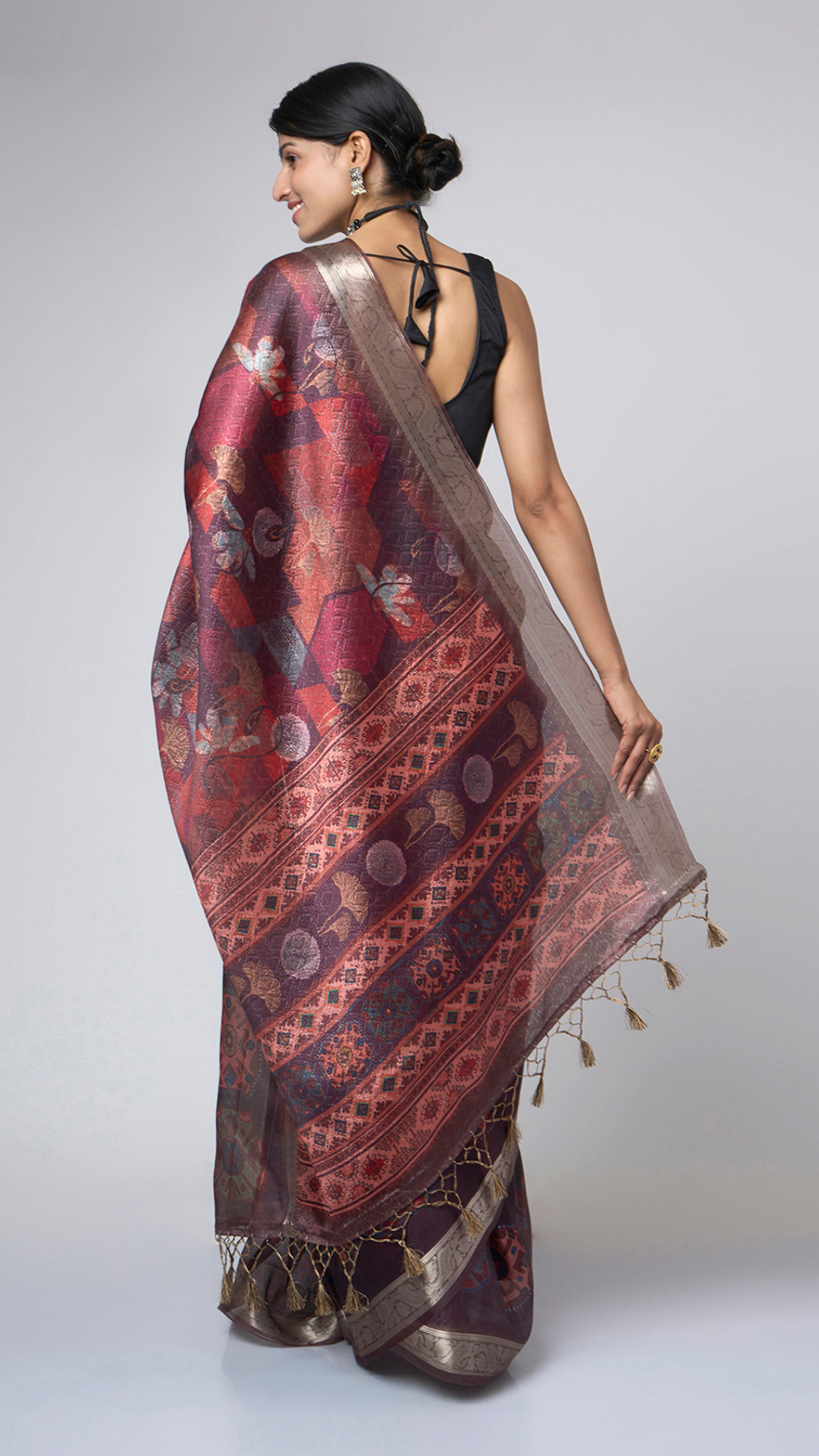 Hazelyn – Brown - Maroon Printed Saree with Geometric Floral Motifs & Metallic Border - Zahrat Saree