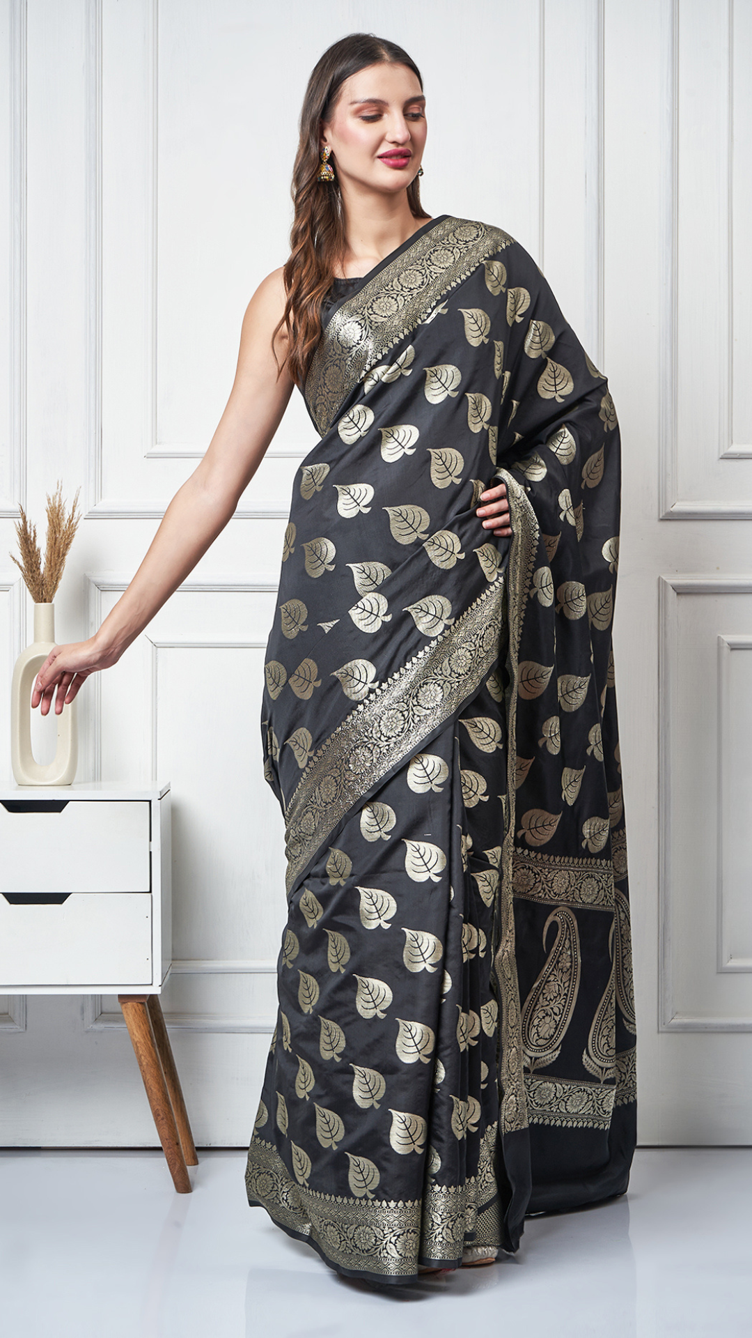 Nayra – Noir Gold Banarasi Taffeta Saree by Zahrat