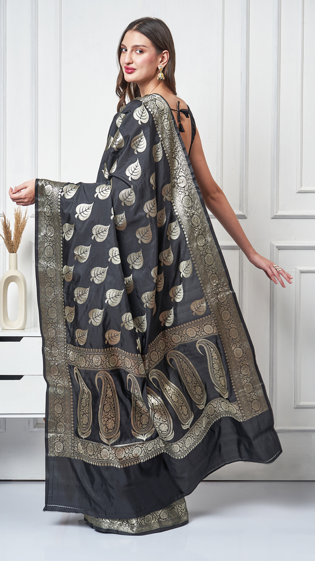 Nayra – Noir Gold Banarasi Taffeta Saree by Zahrat