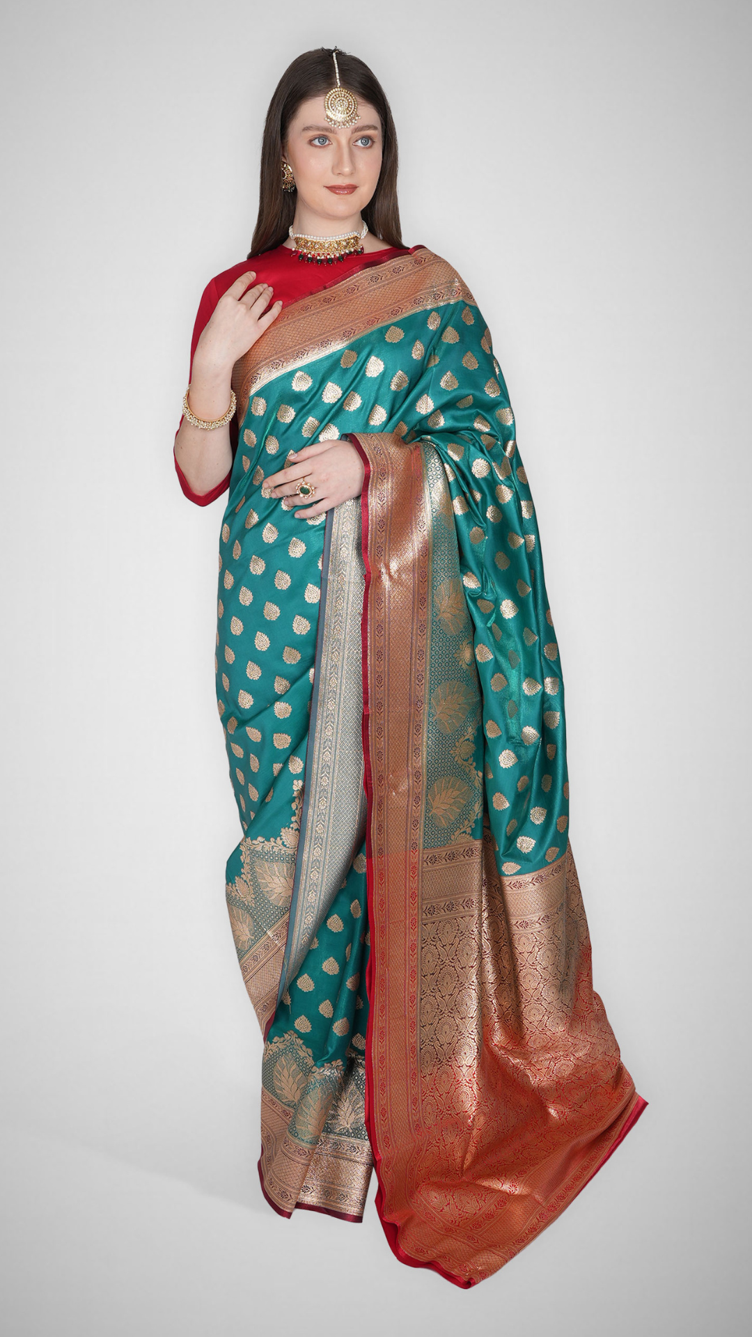 Rashk - e - Qamar – Azure Saree Crimson Zari - Zahrat Saree