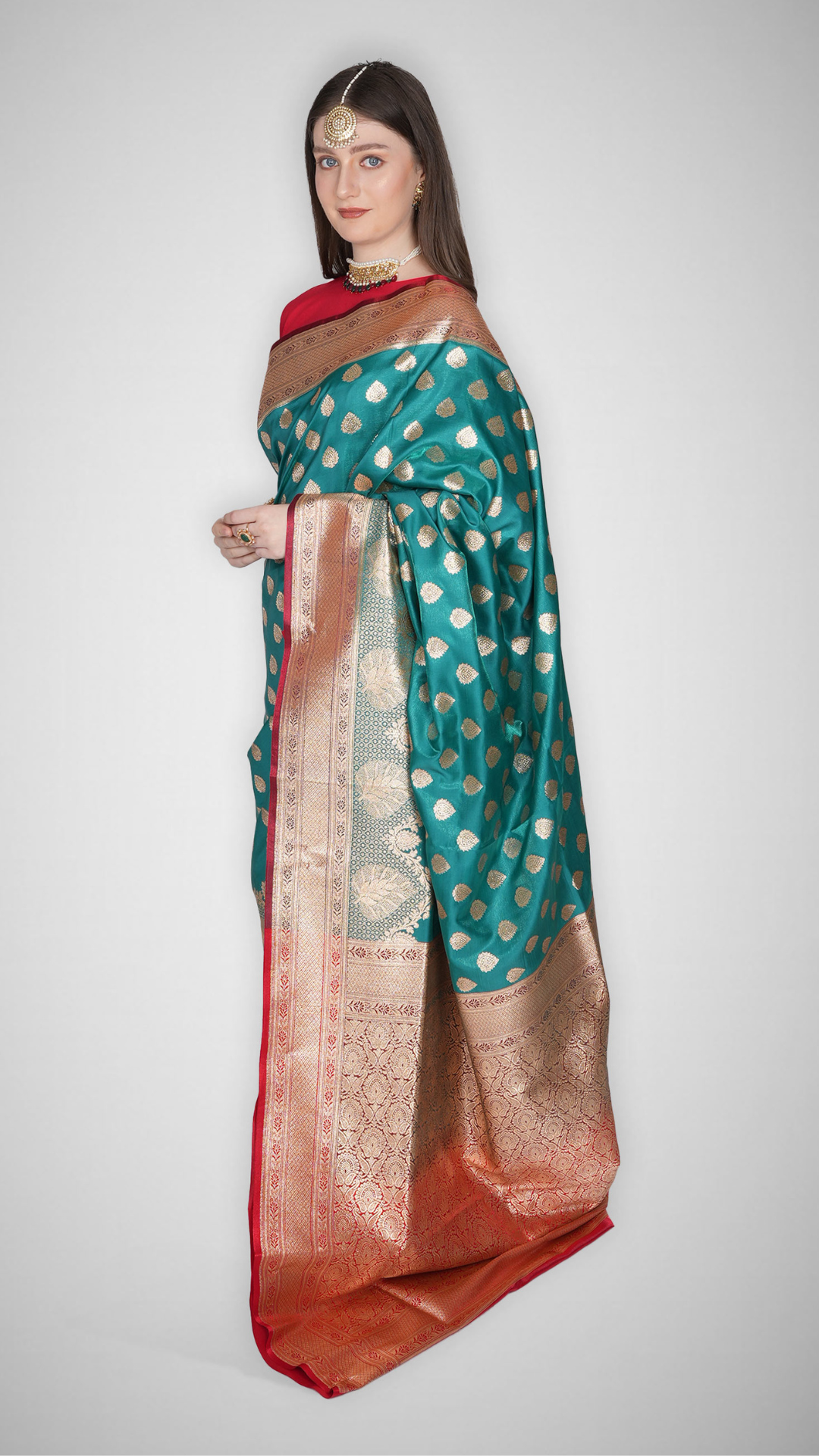 Rashk - e - Qamar – Azure Saree Crimson Zari - Zahrat Saree
