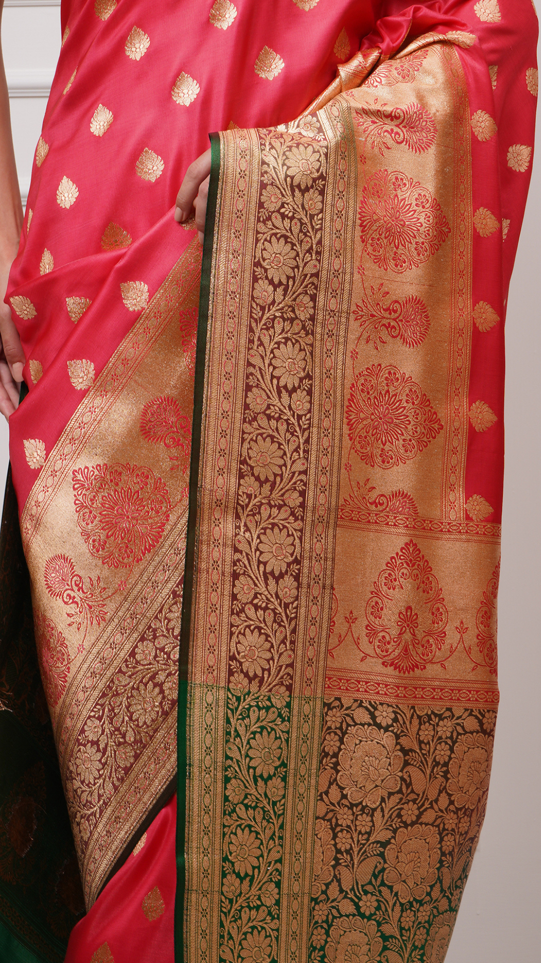 Rouza – Pinkish Red Saree - Zahrat Saree