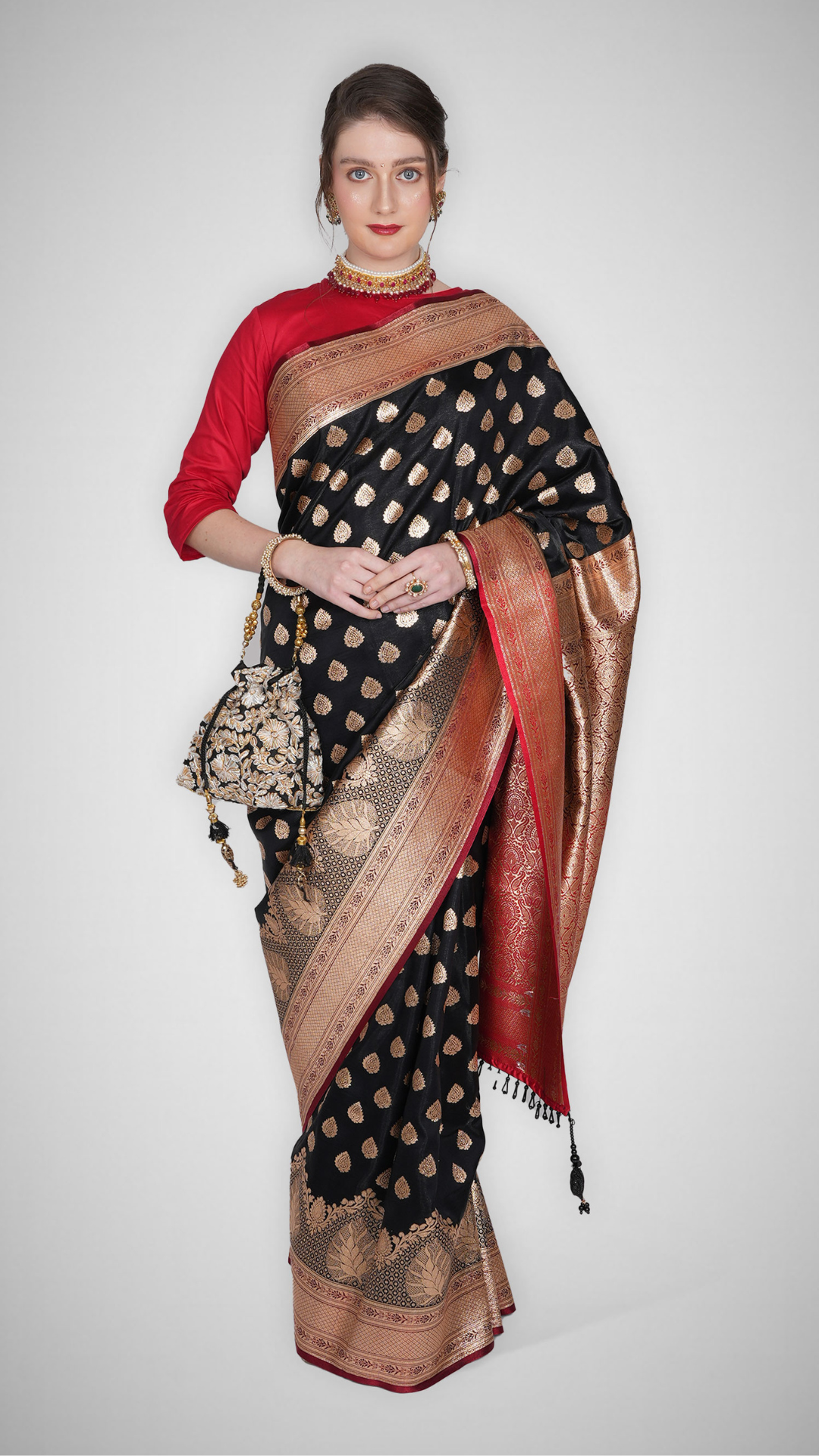 Siyahnoor – Midnight Black Banarasi Saree - Zahrat Saree