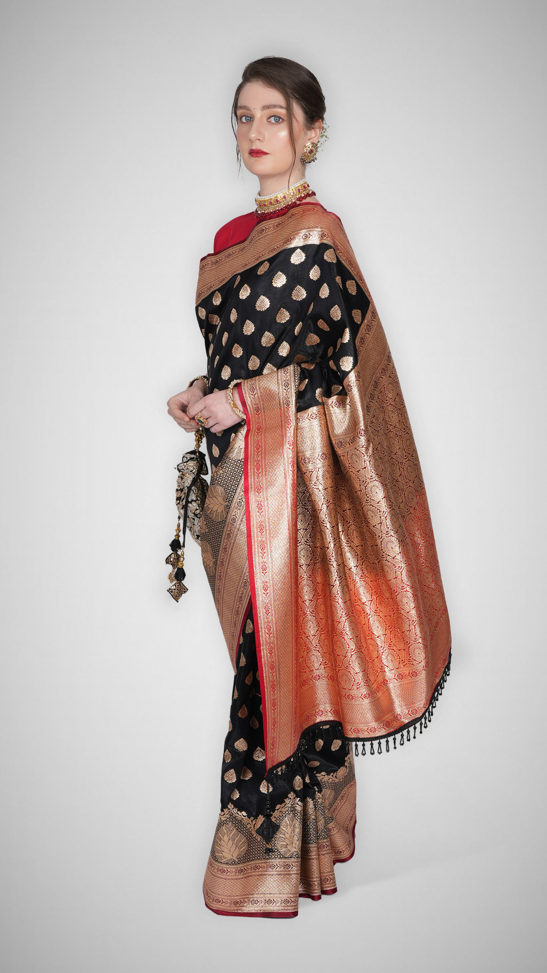 Siyahnoor – Midnight Black Banarasi Saree - Zahrat Saree