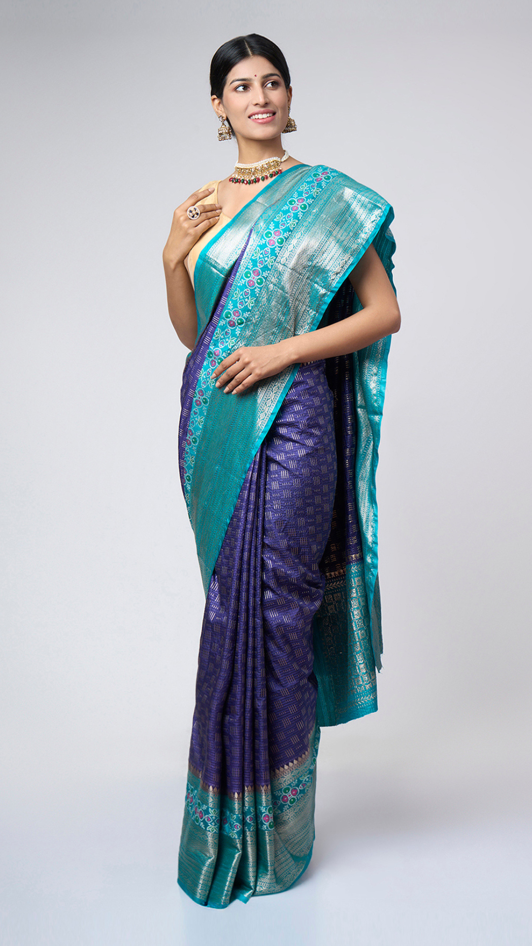 Vyanita - Navy blue silk blend saree with teal zari border - Zahrat Saree