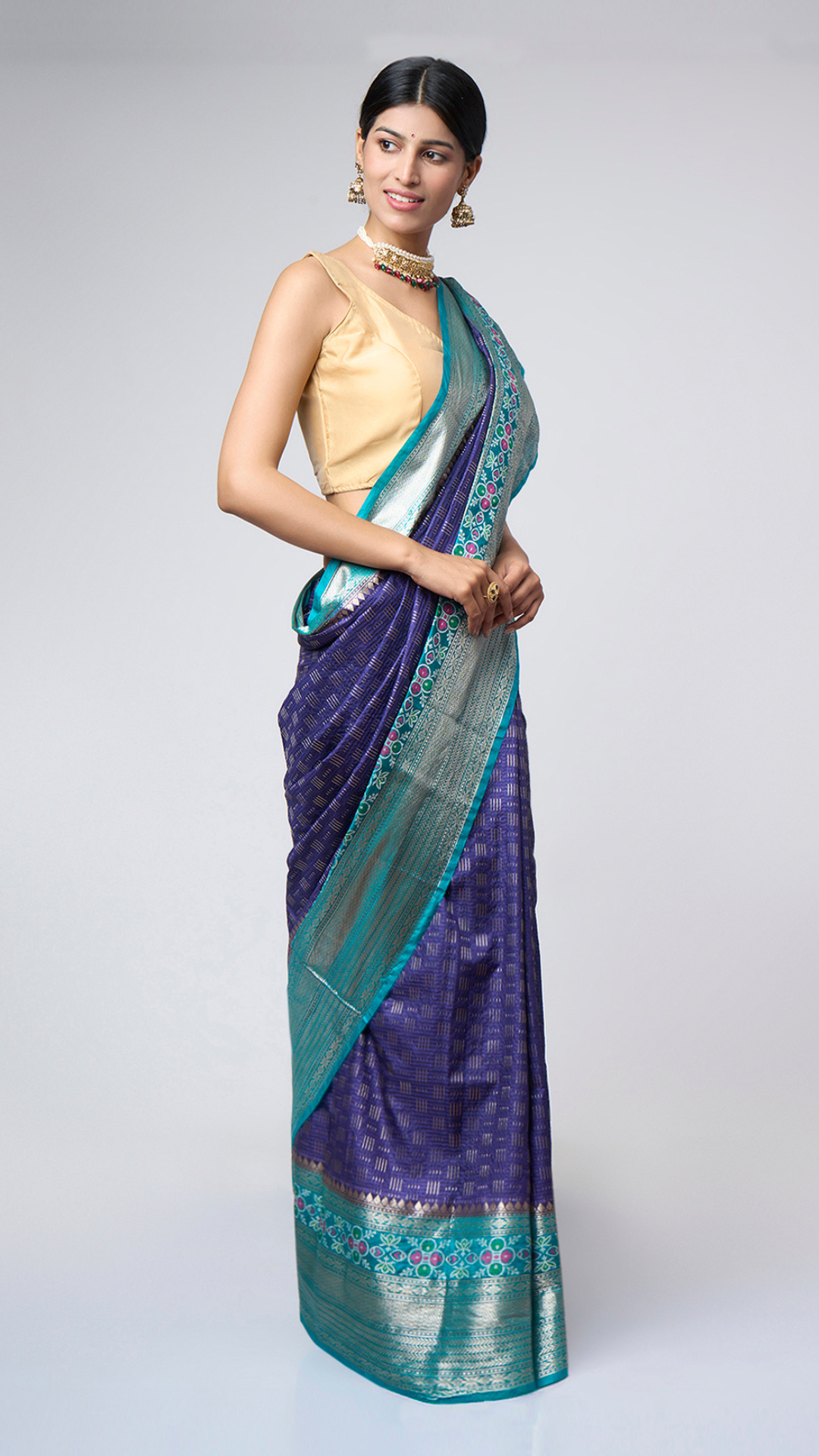 Vyanita - Navy blue silk blend saree with teal zari border - Zahrat Saree