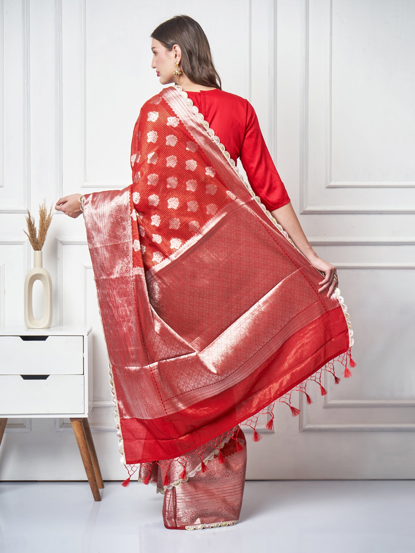 Meira – Red Check Zari Booti Saree - ZahratSaree