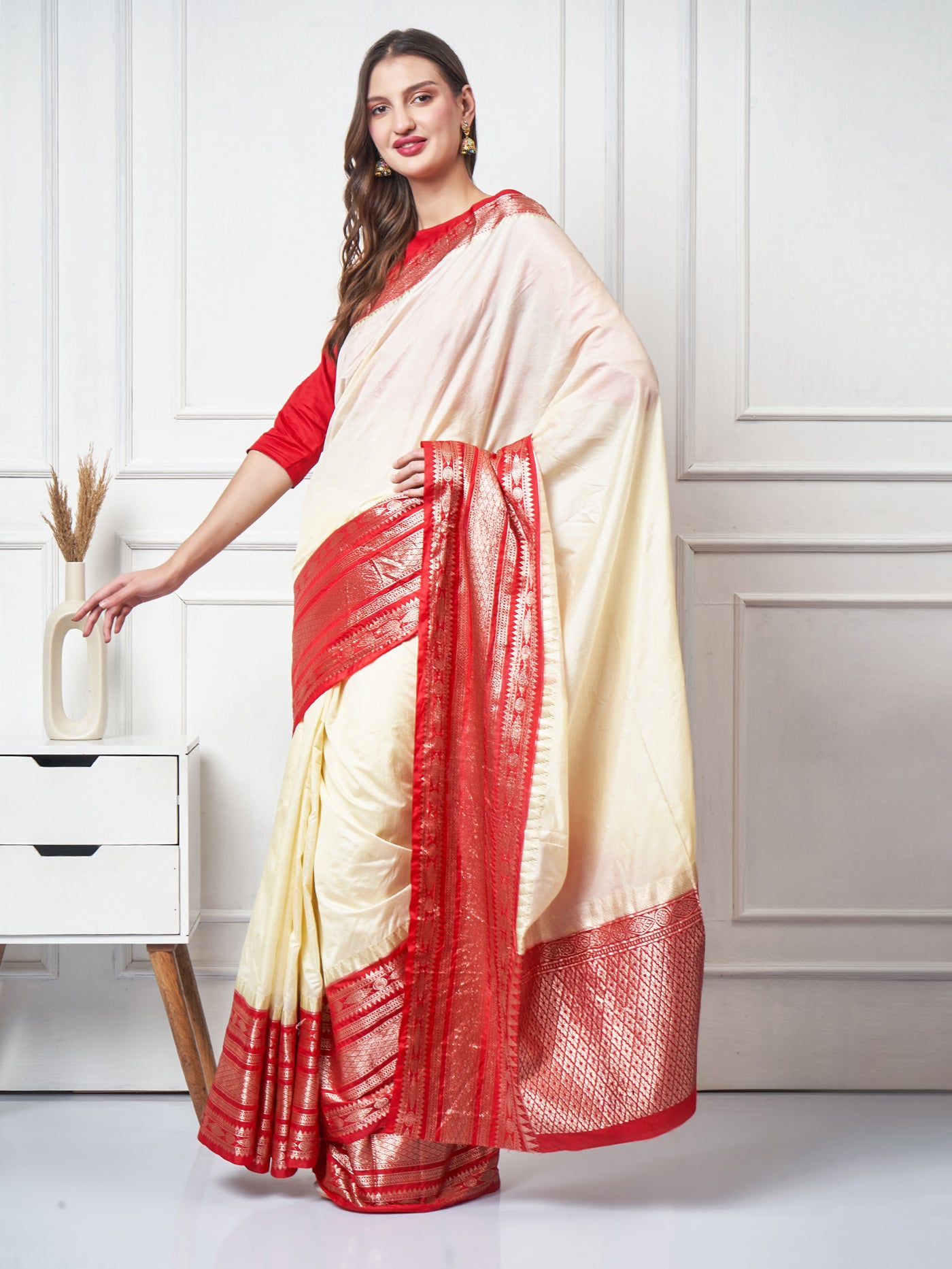 Ishya – Ivory Red Zari Border Saree - ZahratSaree