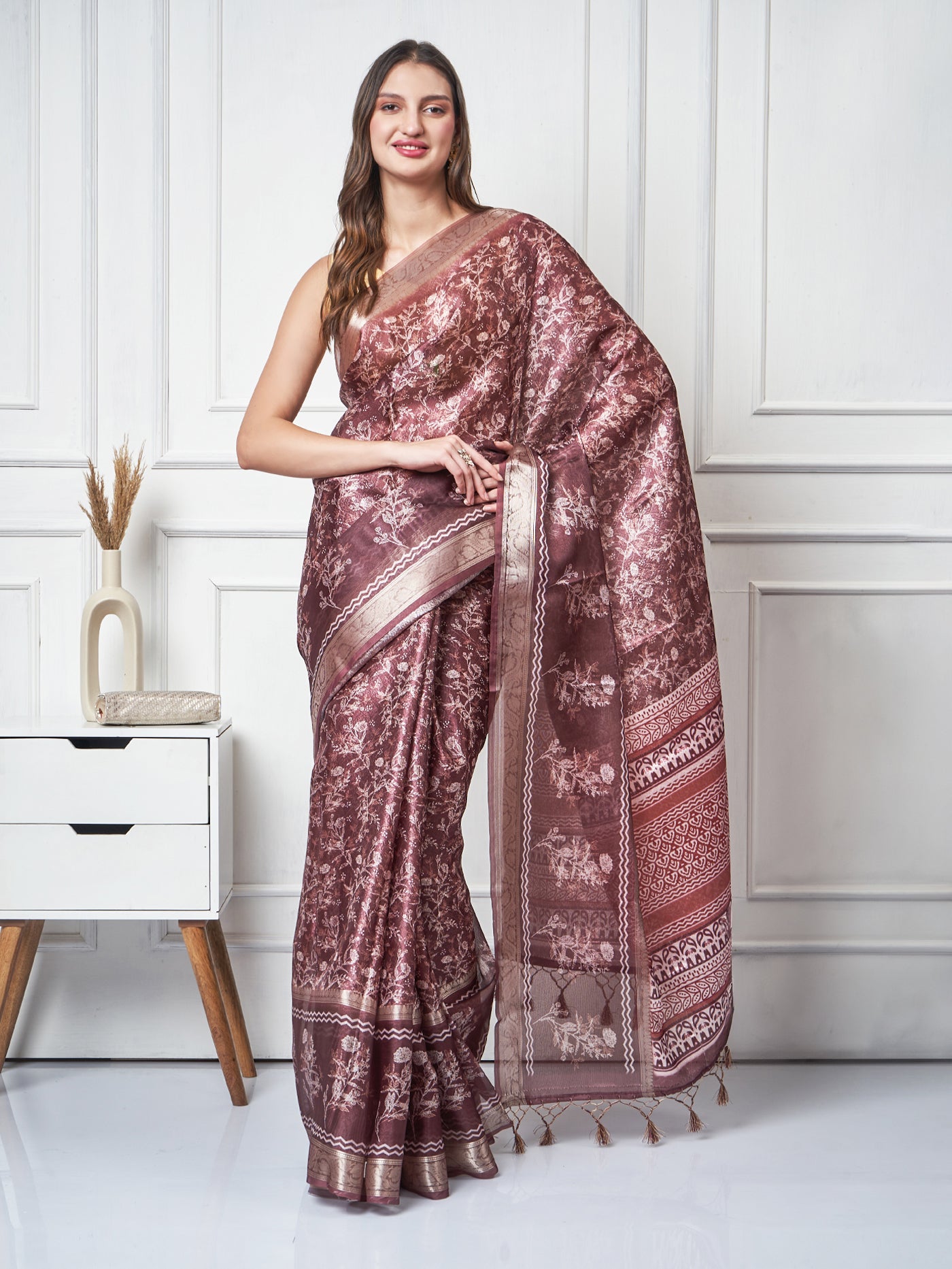 Folia Grace - Brown Foliage Printed Saree - ZahratSaree