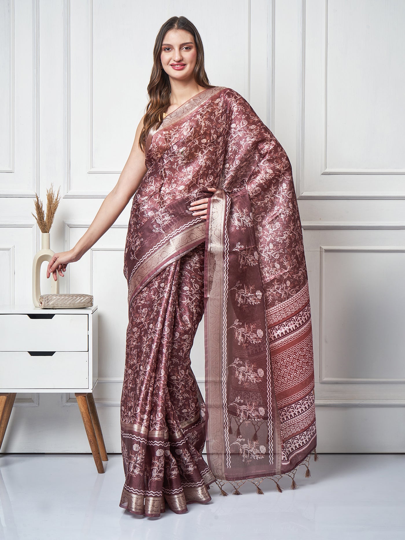 Folia Grace - Brown Foliage Printed Saree - ZahratSaree