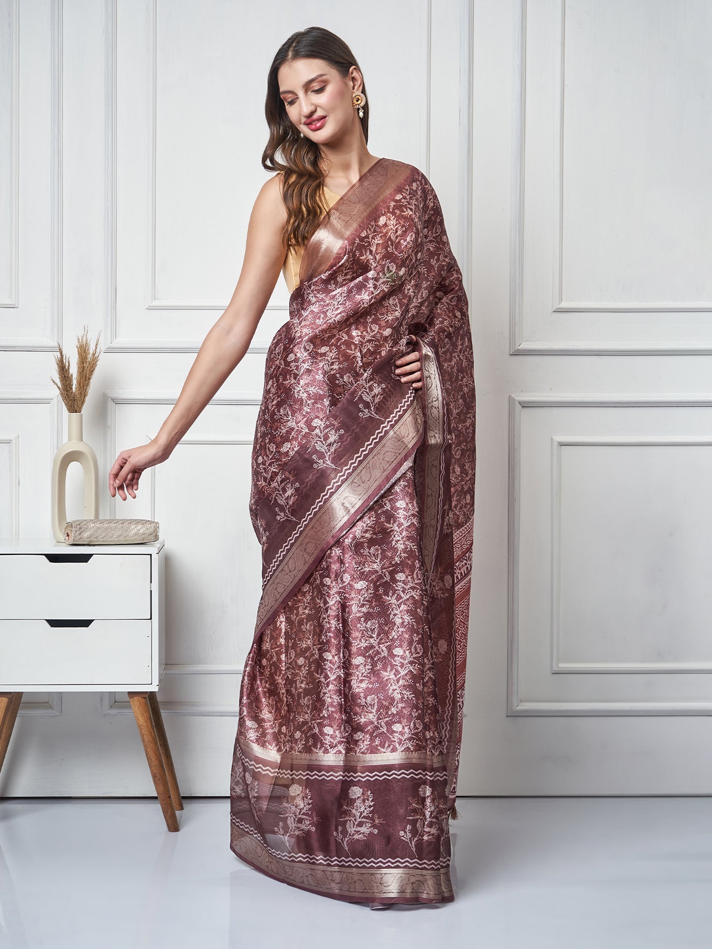 Folia Grace - Brown Foliage Printed Saree - ZahratSaree
