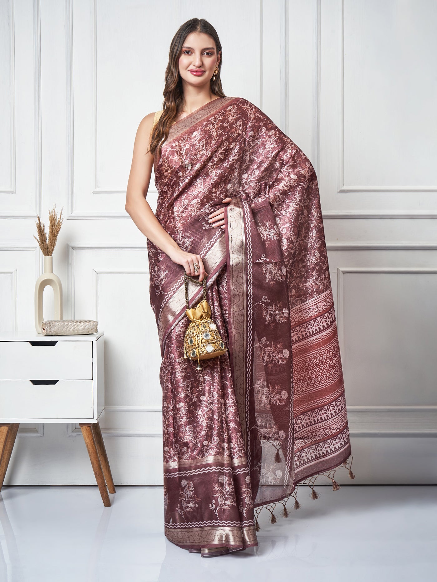 Folia Grace - Brown Foliage Printed Saree - ZahratSaree