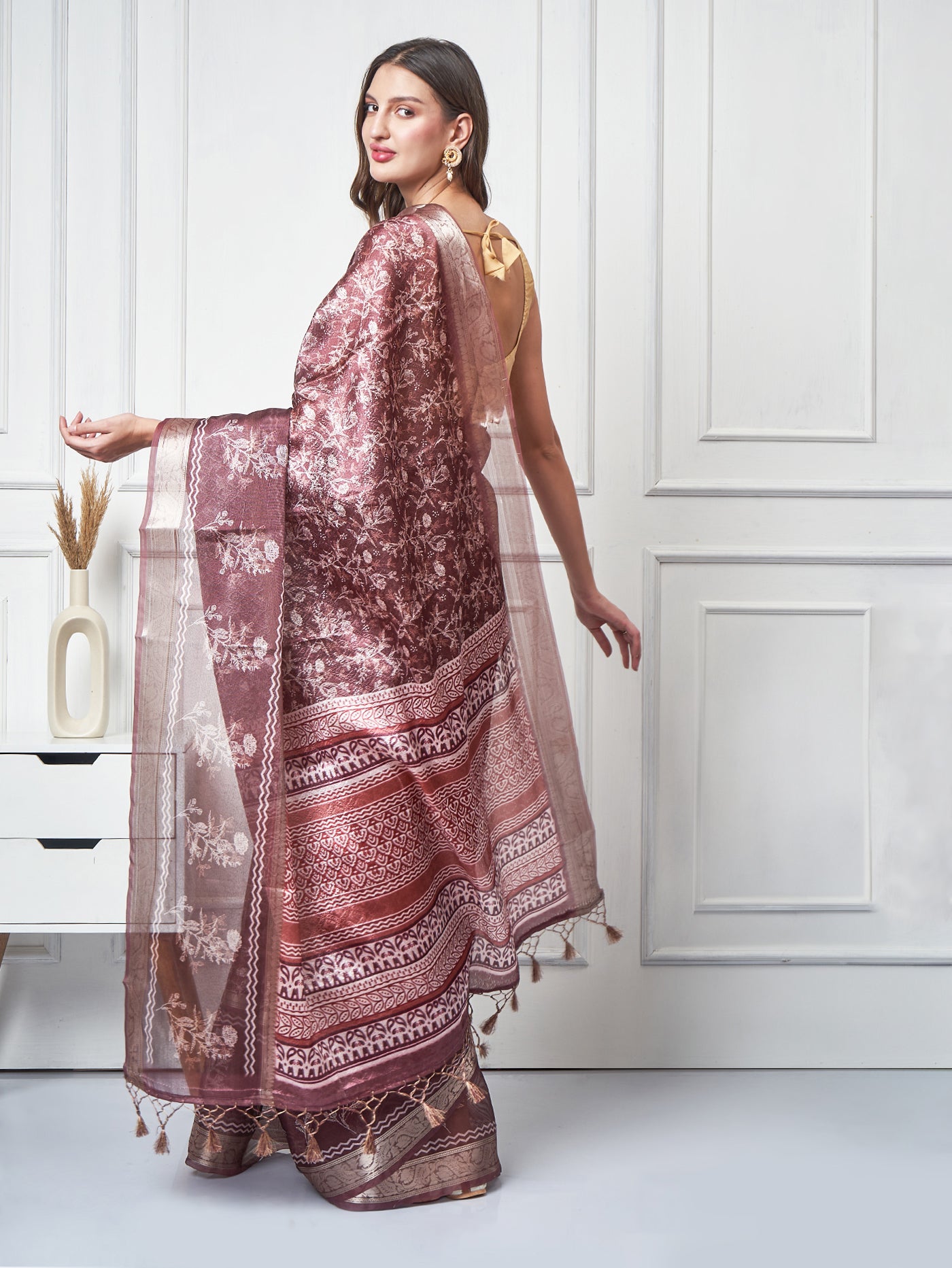 Folia Grace - Brown Foliage Printed Saree - ZahratSaree