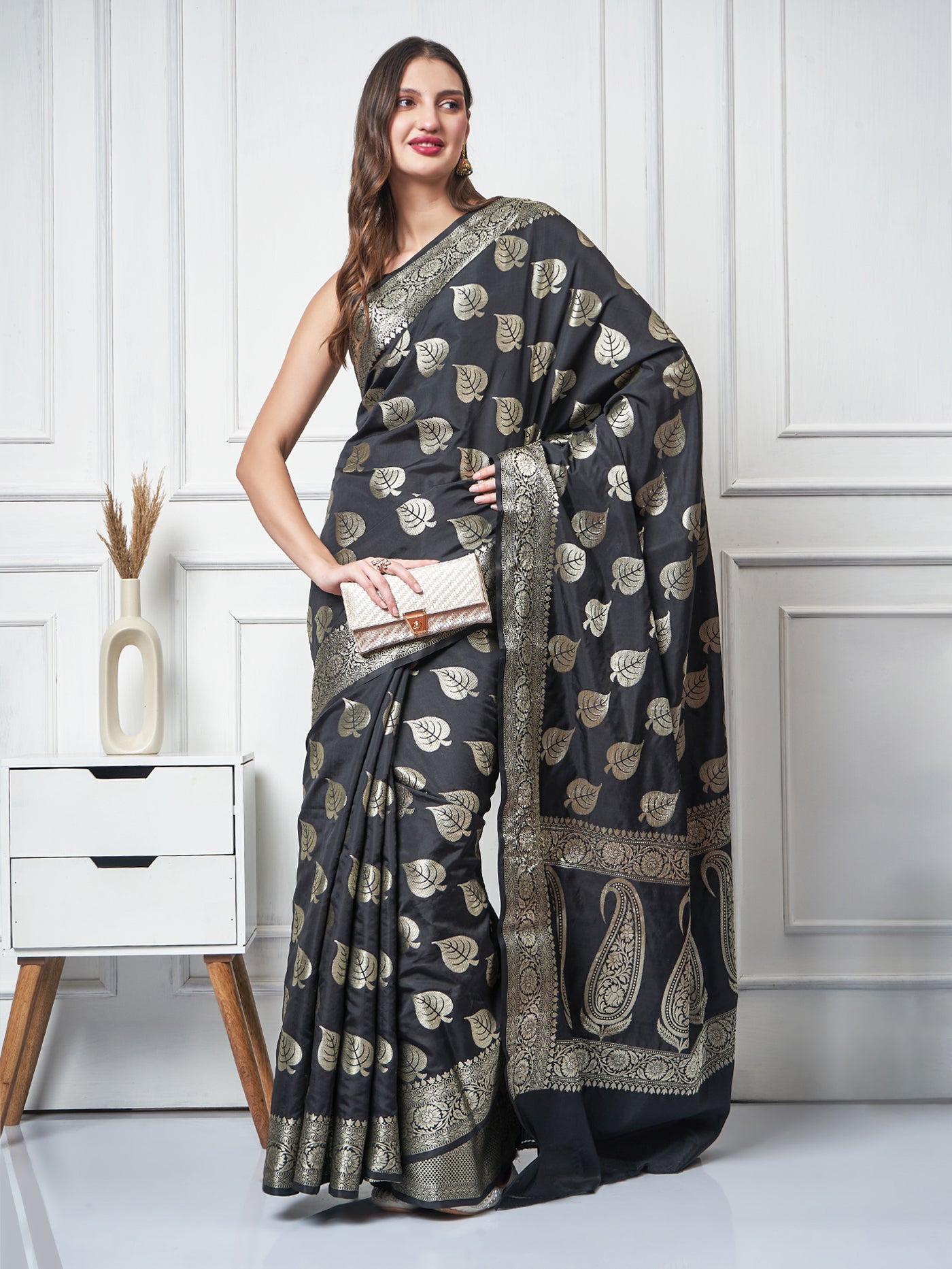 Nayra – Noir Gold Banarasi Taffeta Saree - ZahratSaree