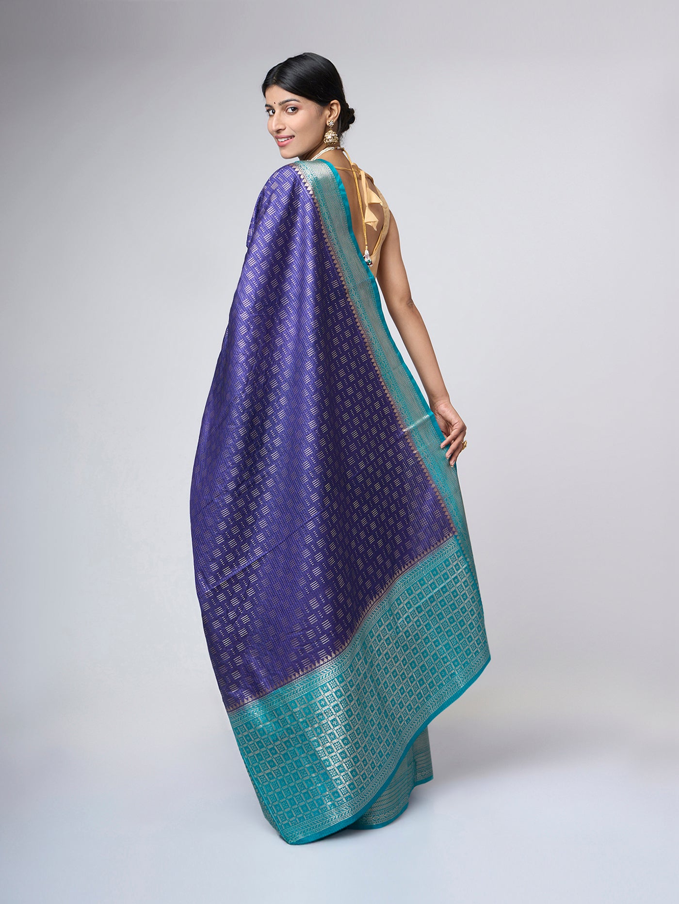 Vyanita - Navy blue silk blend saree with teal zari border - ZahratSaree